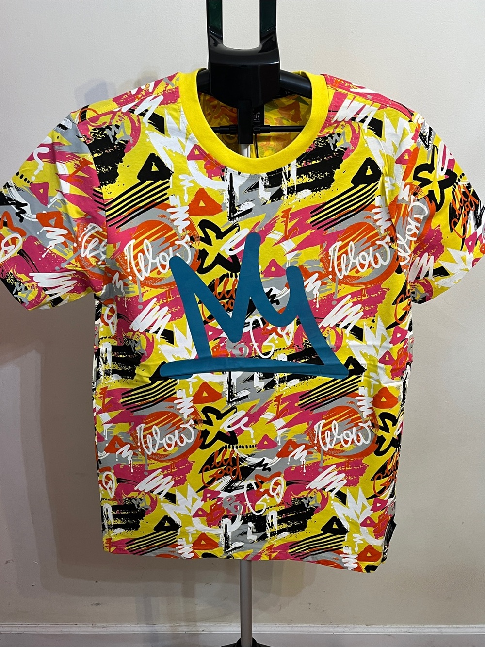 NWT Switch Remarkable Men's Short Sleeve Graffiti Graphic Tee in Yellow